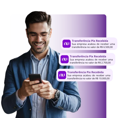 Empresário recebendo vendas pelo celular